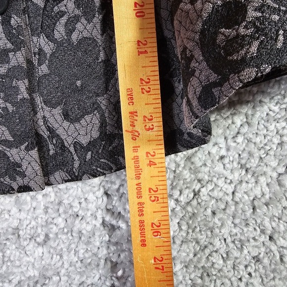 Betsey Johnson Jacket Womens 2 Black Brocade Peplum Runway Gothic Chic - Picture 14 of 16